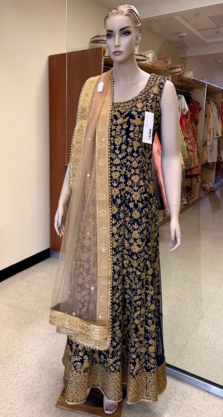 Women Palkhi | Designer Dress (D1040)